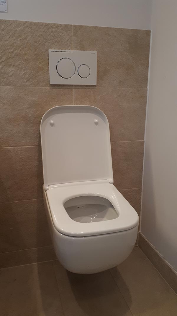 Toilette im Helma Bemusterungszentrum